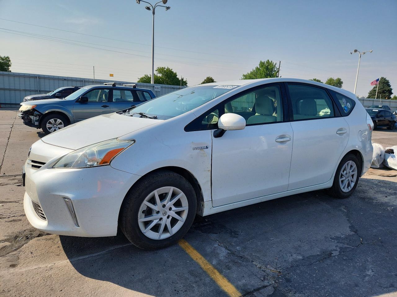 JTDZN3EU6D3265919 · 2013 TOYOTA PRIUS V