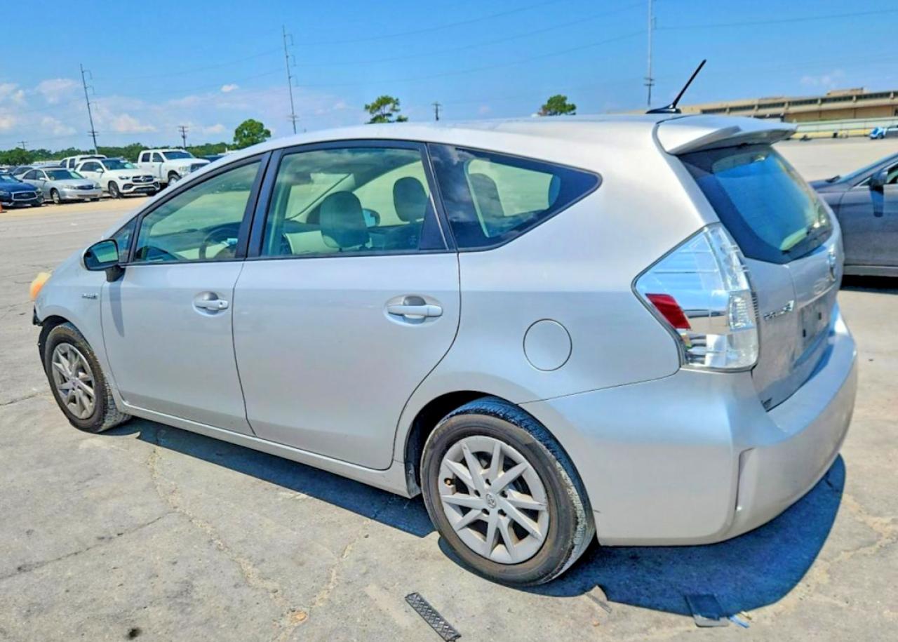 JTDZN3EU2C3033557 · 2012 TOYOTA PRIUS V · 2/12