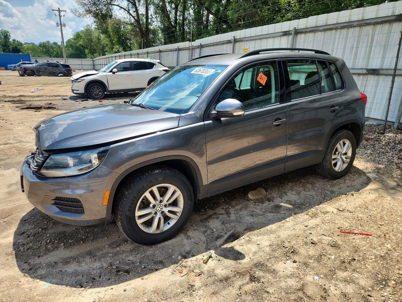 WVGBV7AX3GW563142 · 2016 VOLKSWAGEN TIGUAN