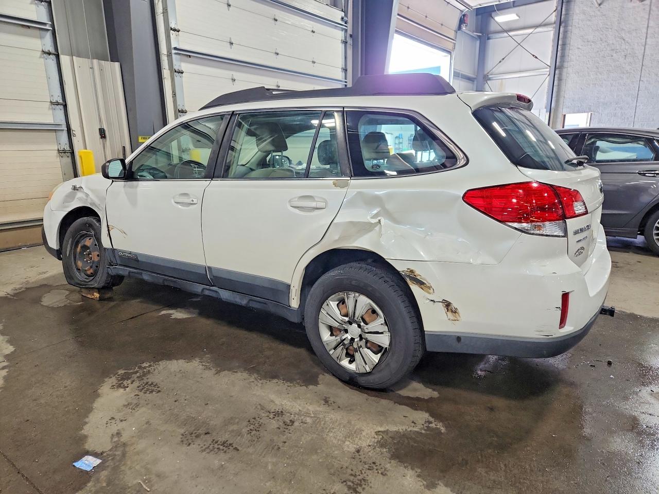 4S4BRCAC0E3226422 · 2014 SUBARU OUTBACK · 2/12