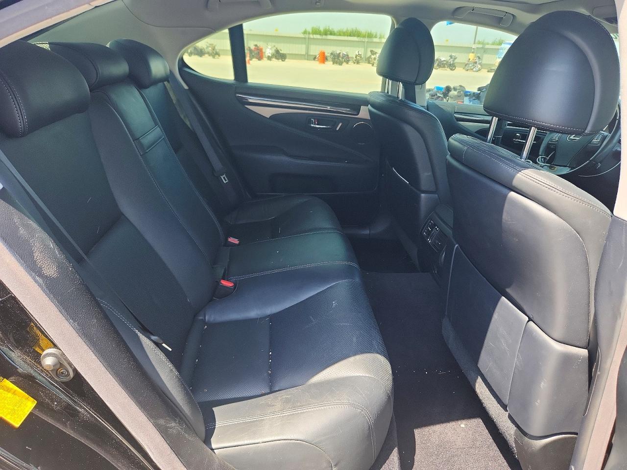 JTHBL5EFXE5125963 · 2014 LEXUS LS · 10/13