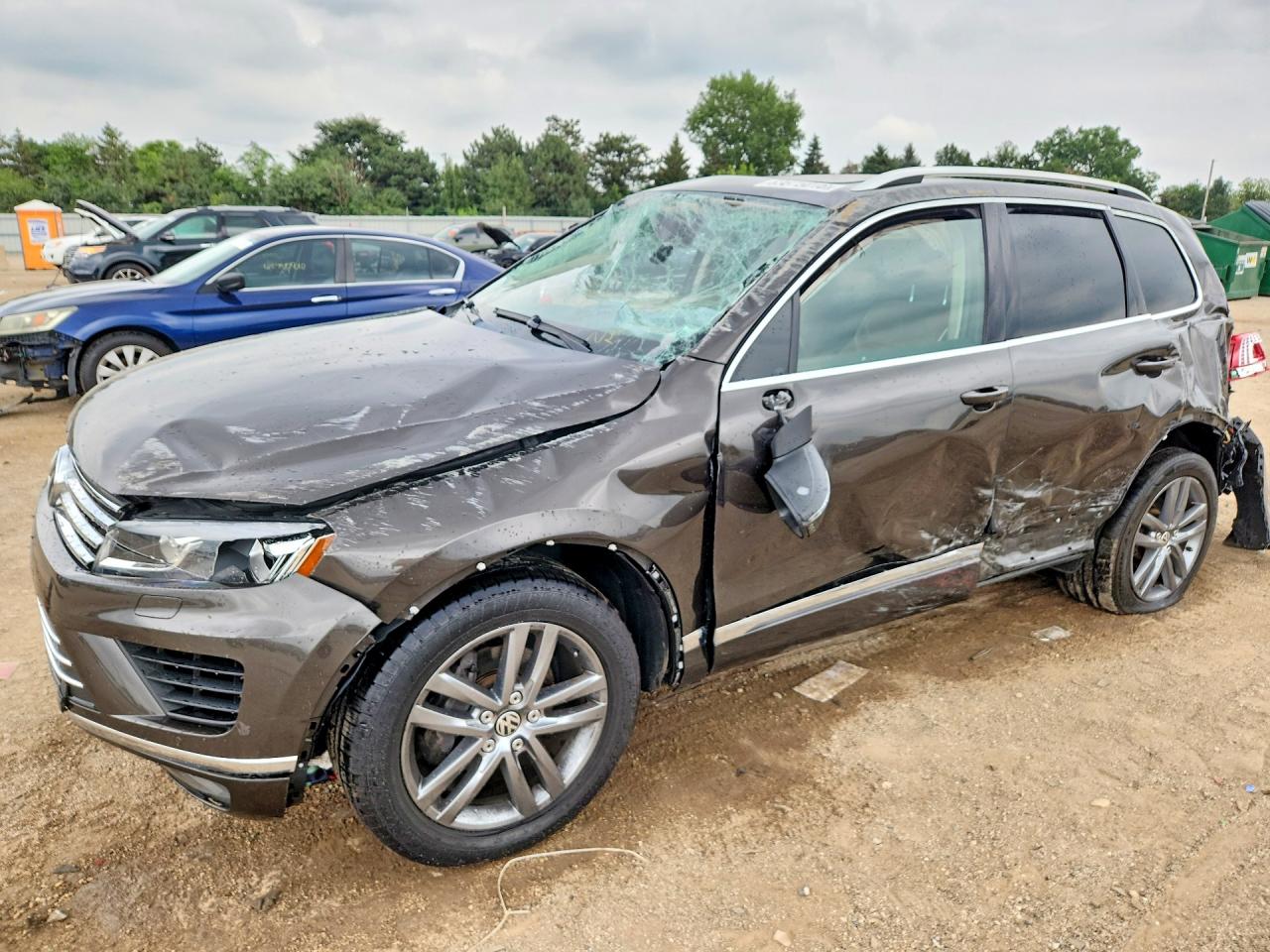 2015 VOLKSWAGEN TOUAREG