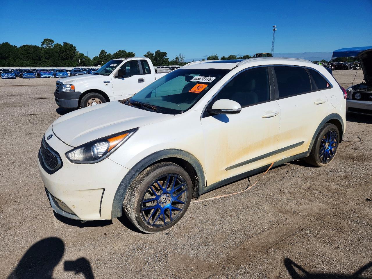 KNDCE3LC8H5069992 · 2017 KIA NIRO
