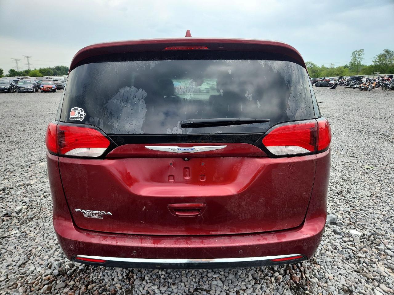 2C4RC1BG5JR233295 · 2018 CHRYSLER PACIFICA · 6/13
