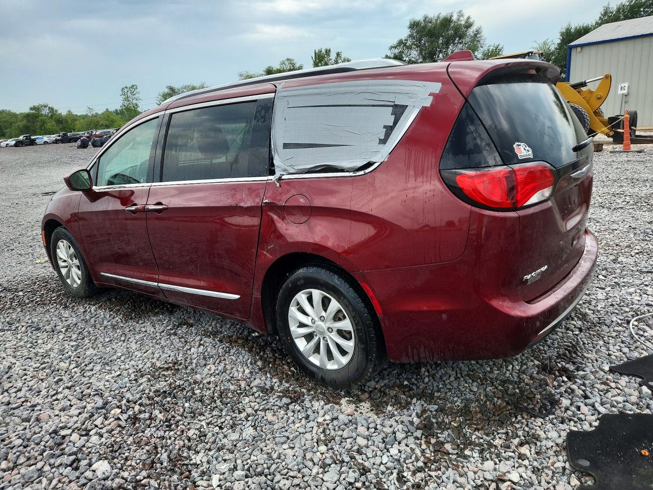 2C4RC1BG5JR233295 · 2018 CHRYSLER PACIFICA · 2/13