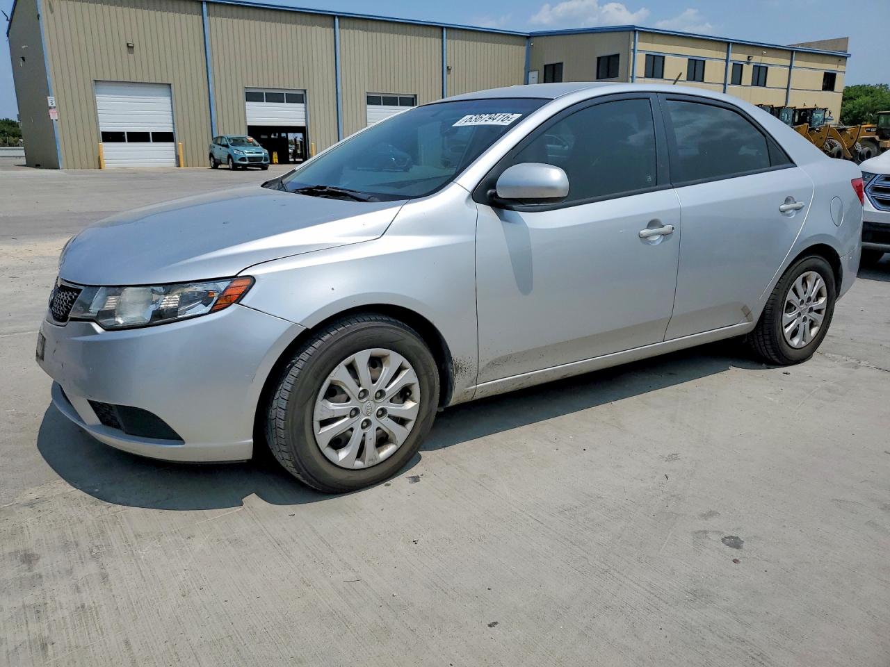 KNAFT4A24B5887274 · 2011 KIA FORTE