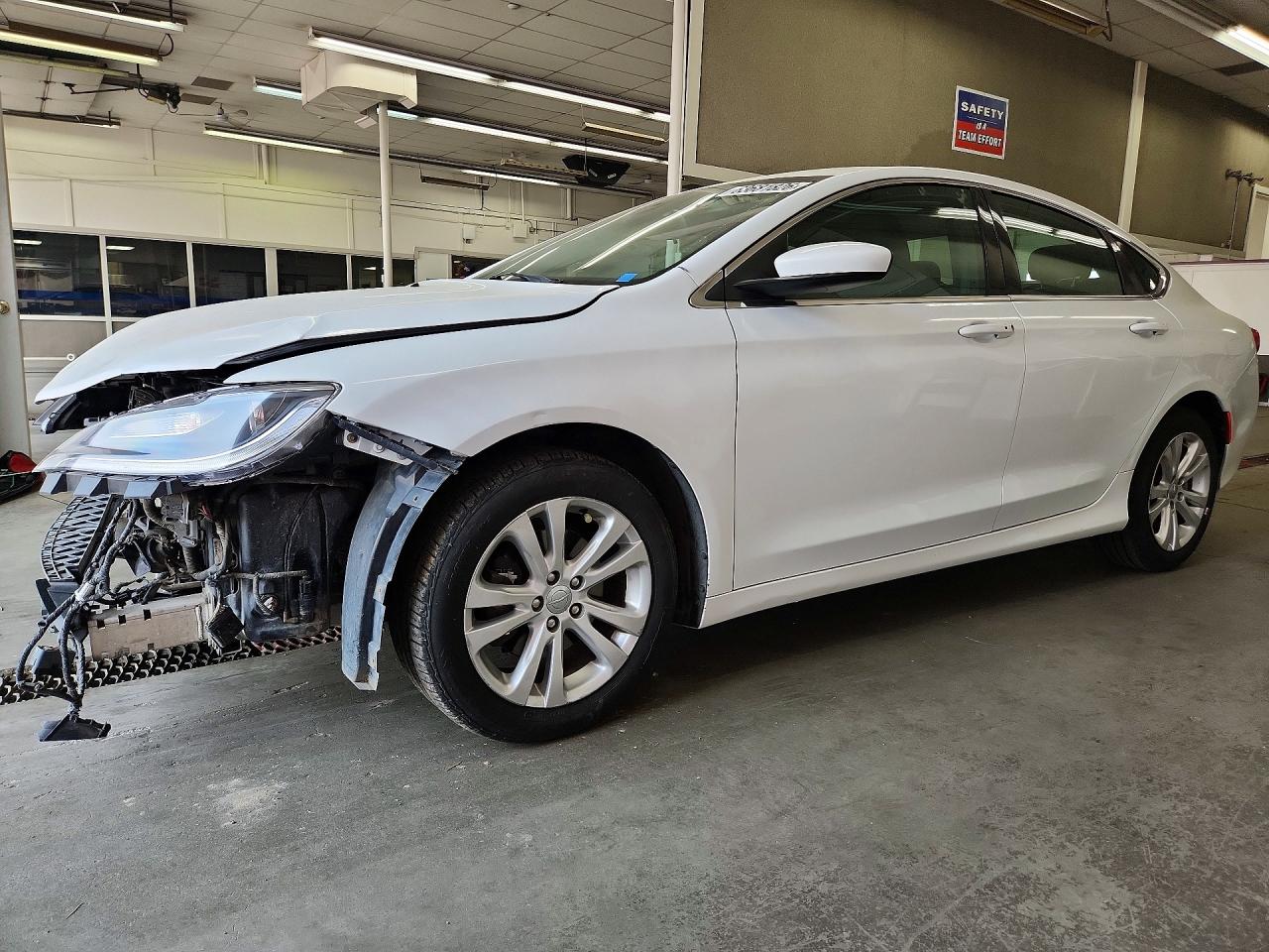 1C3CCCAB5FN658791 · 2015 CHRYSLER 200