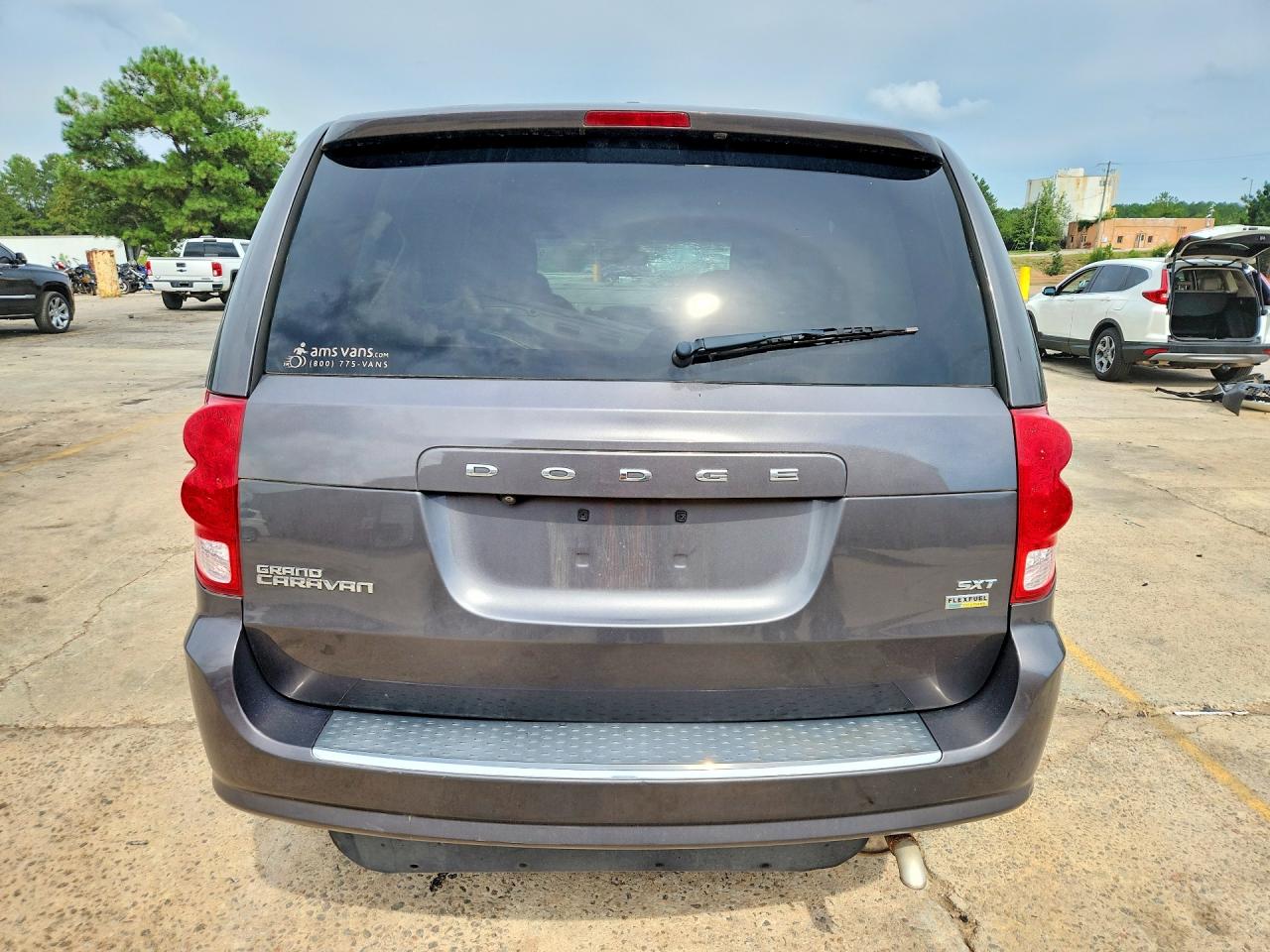 2C4RDGCG8KR772302 · 2019 DODGE GRAND CARAVAN · 6/13