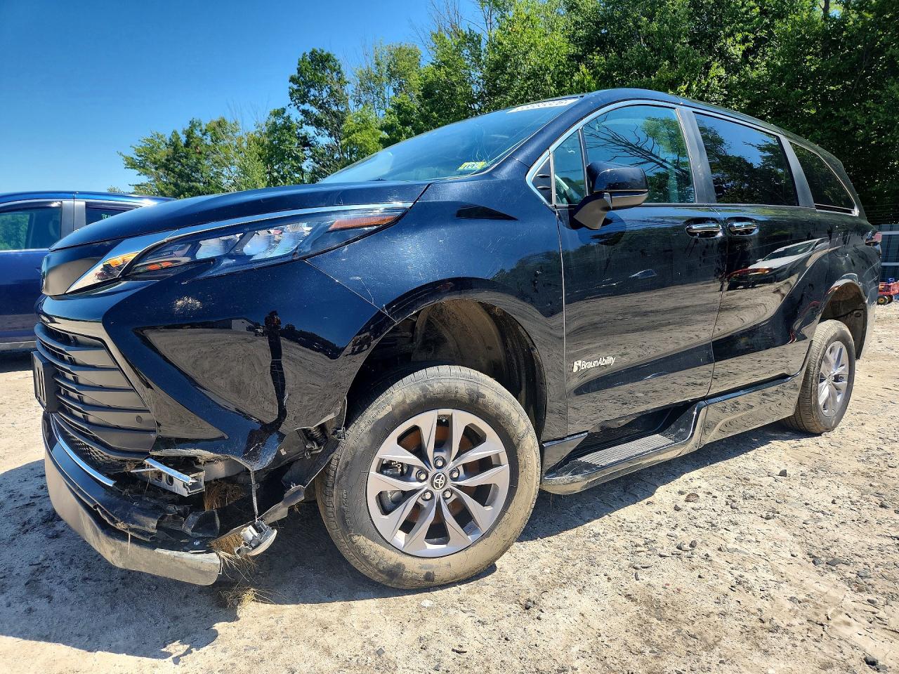 5TDYRKEC5RS188659 · 2024 TOYOTA SIENNA