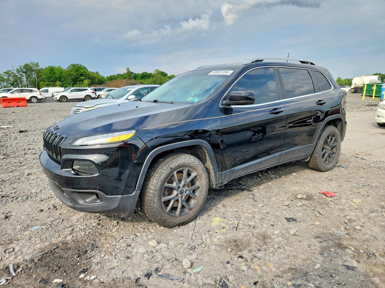 1C4PJMCS8HW589873 · 2017 JEEP CHEROKEE