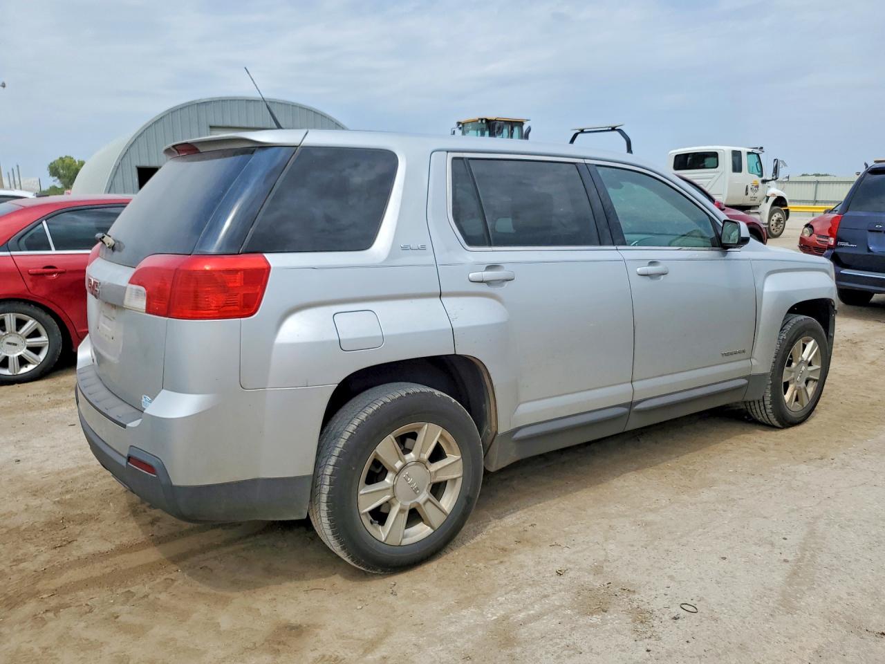 2CTALBEW6A6238470 · 2010 GMC TERRAIN · 3/13