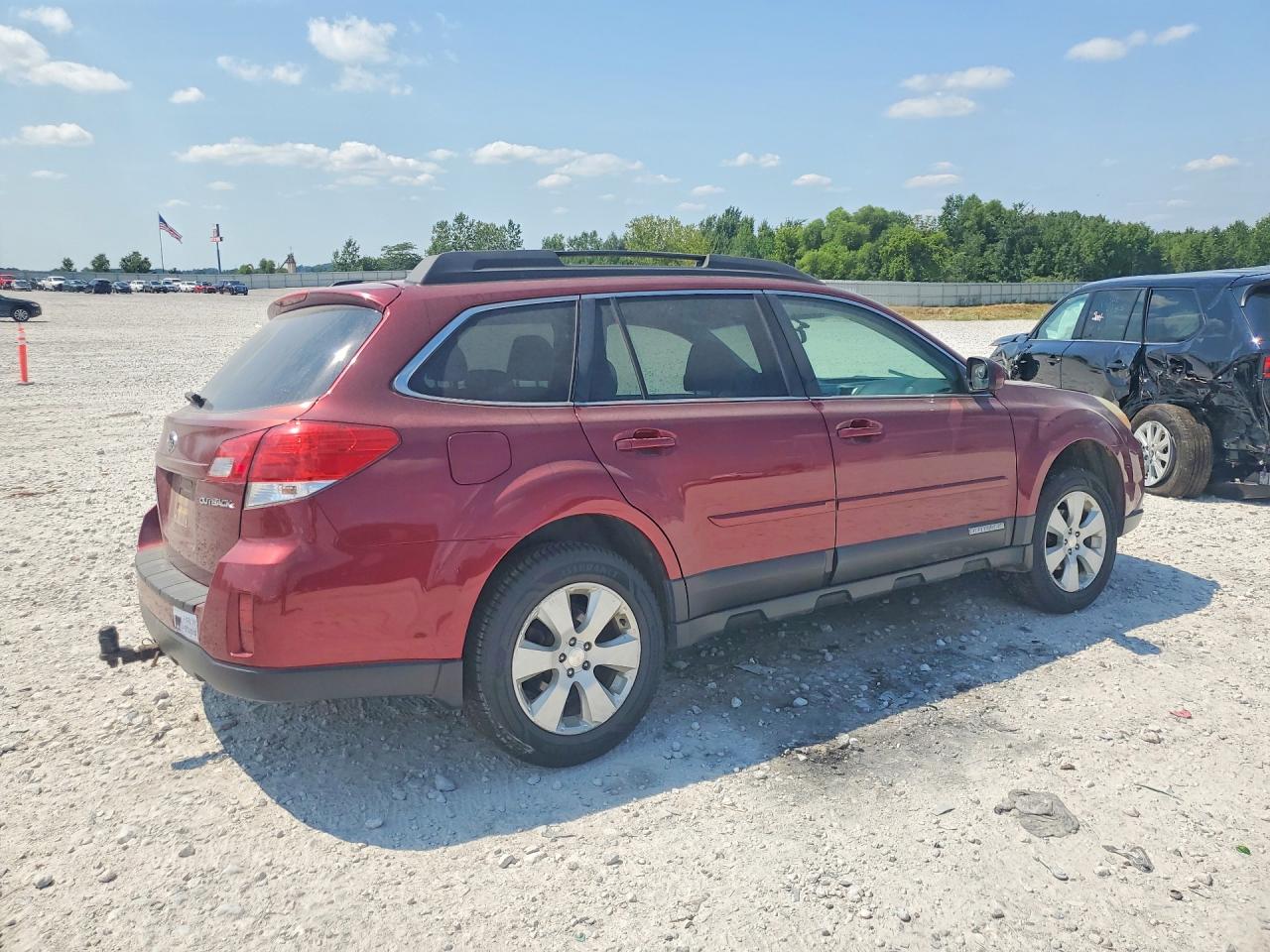 4S4BRCCC4B3393181 · 2011 SUBARU OUTBACK · 3/13