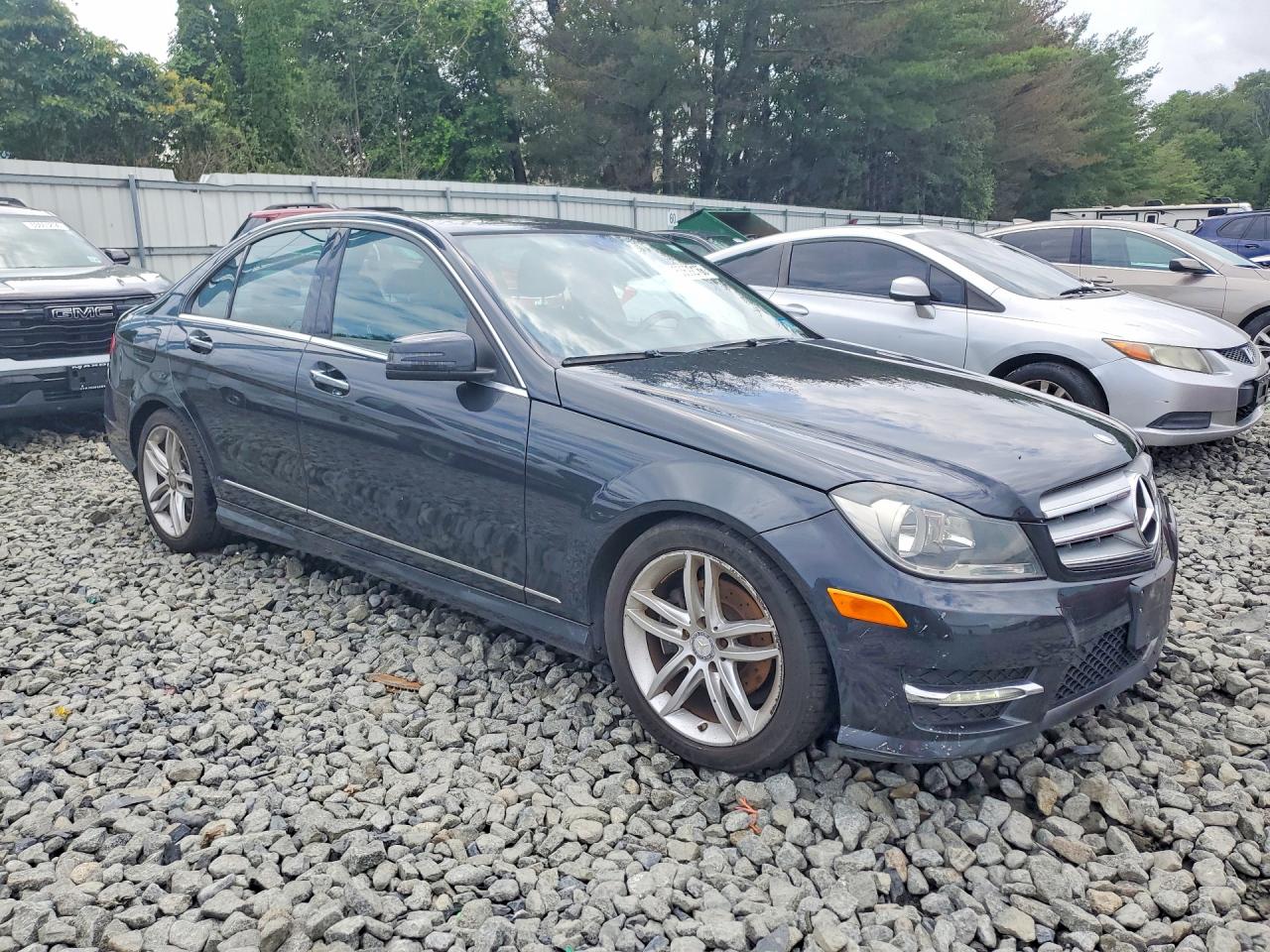 WDDGF8BB0CF857176 · 2012 MERCEDES-BENZ C · 4/12
