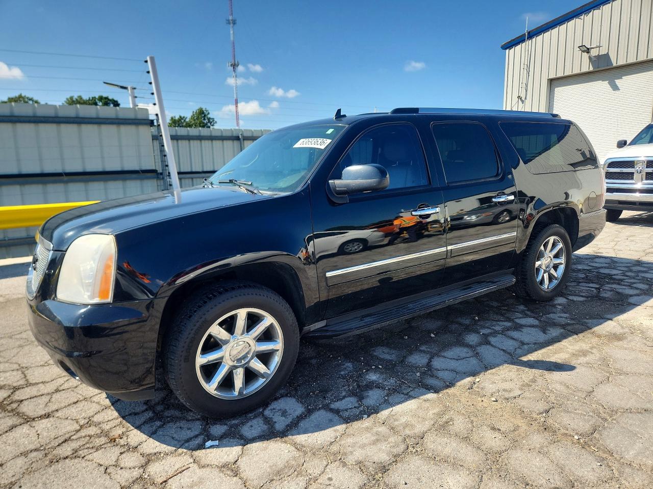 1GKS2MEF6BR241054 · 2011 GMC YUKON XL