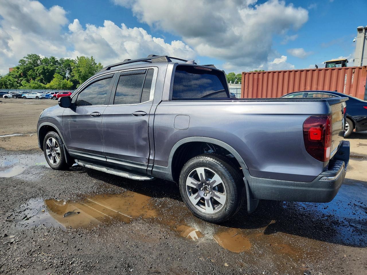 5FPYK3F51HB002488 · 2017 HONDA RIDGELINE · 2/13