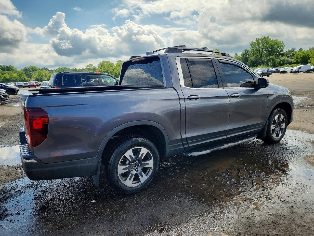 5FPYK3F51HB002488 · 2017 HONDA RIDGELINE · 3/13