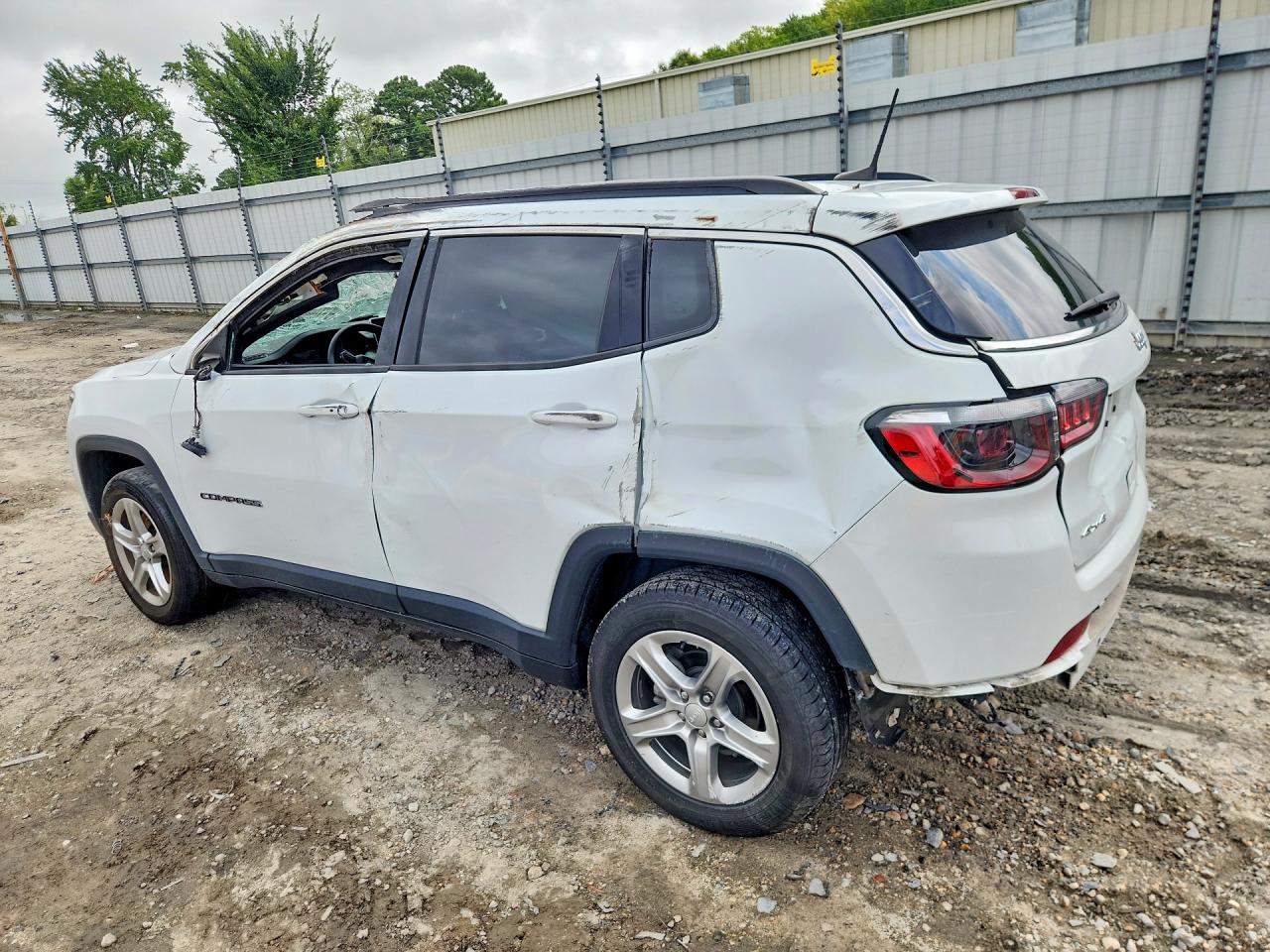 3C4NJDBN0PT562268 · 2023 JEEP COMPASS · 2/13