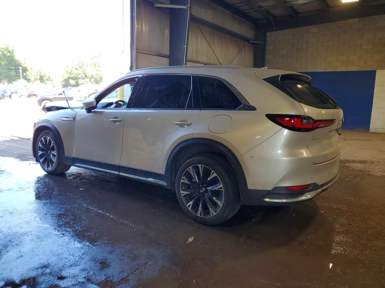 JM3KKDHA6R1178582 · 2024 MAZDA CX-90 · 2/13