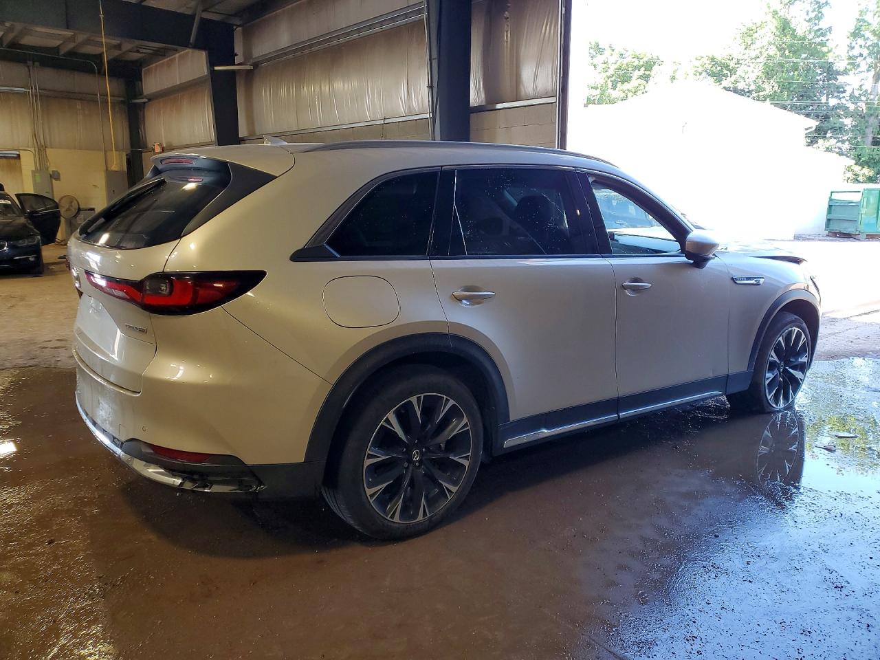 JM3KKDHA6R1178582 · 2024 MAZDA CX-90 · 3/13