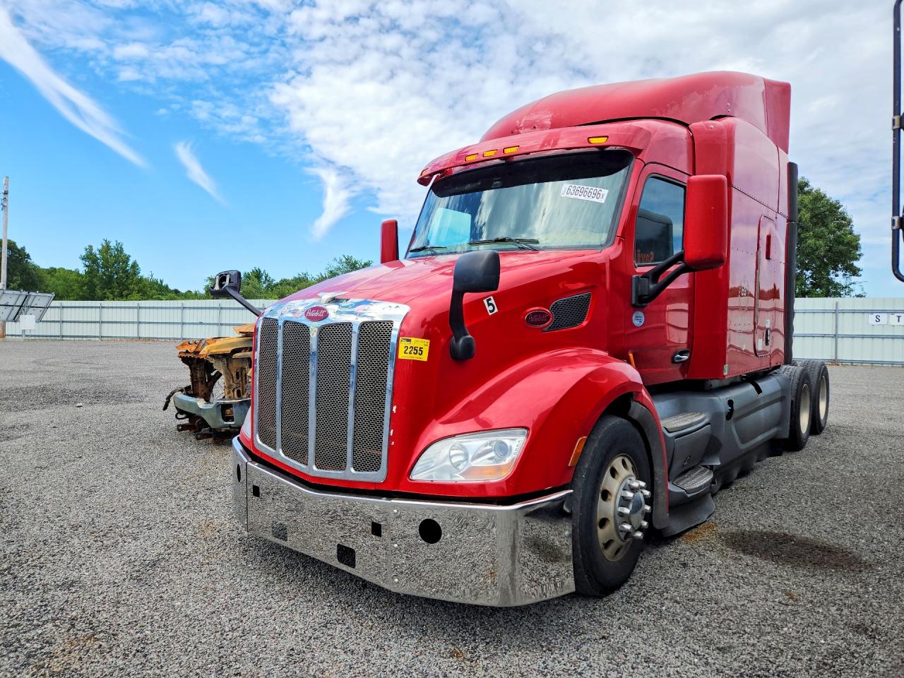 1XPBDP9X9GD298135 · 2016 PETERBILT 579