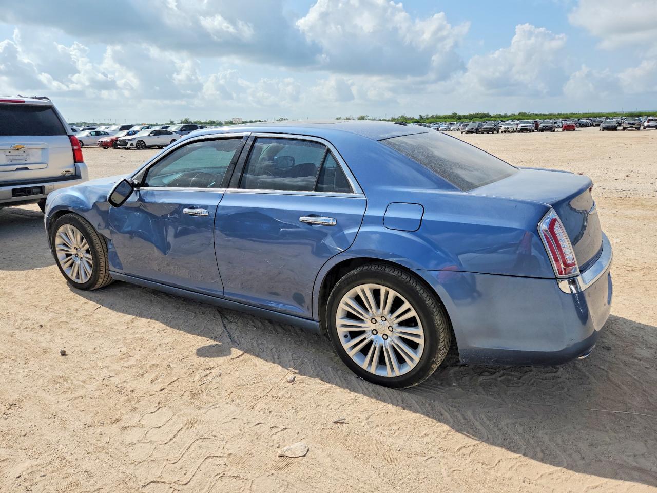 2C3CA5CG6BH547356 · 2011 CHRYSLER 300 · 2/12