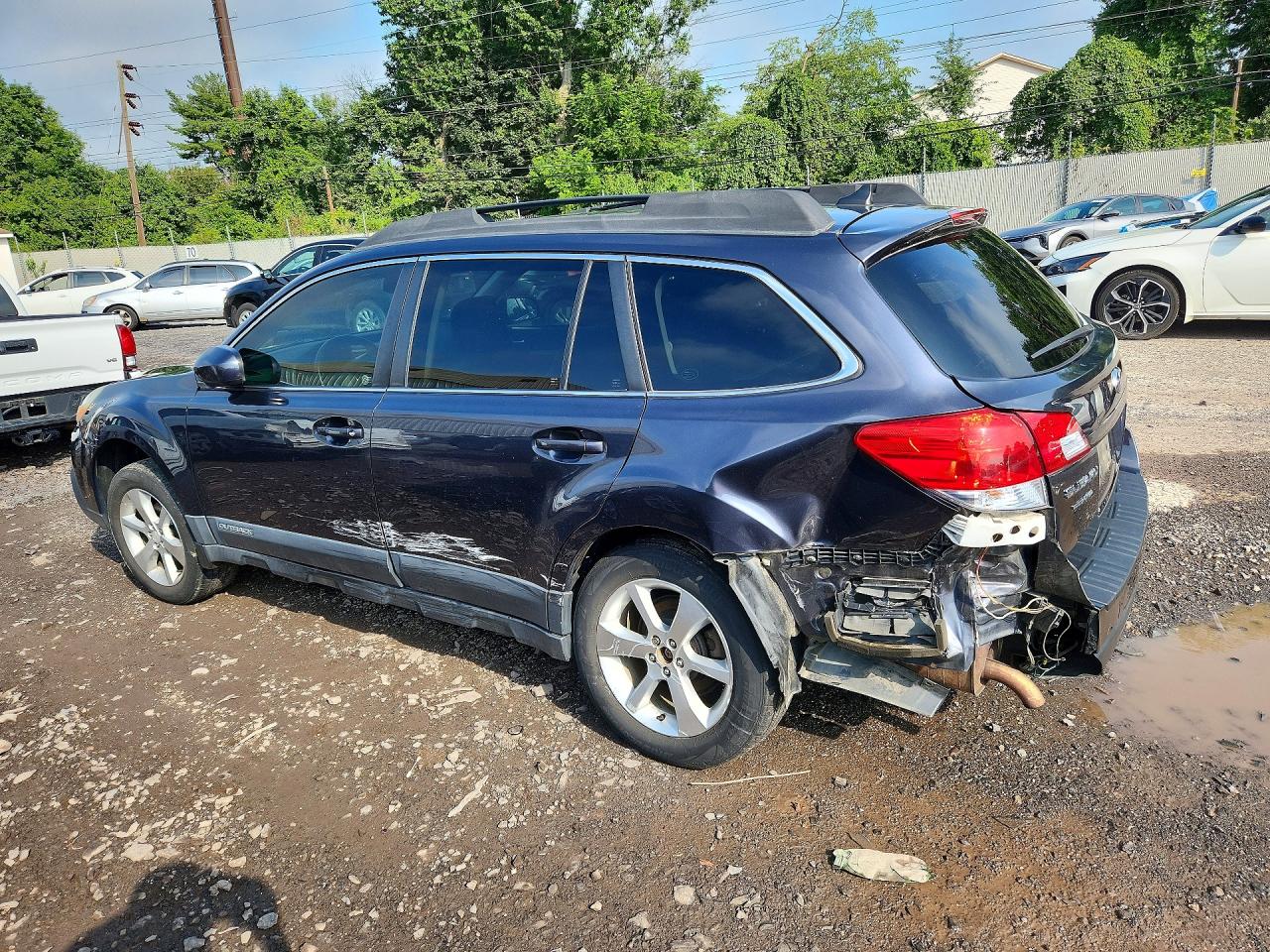 4S4BRCKC2D3295626 · 2013 SUBARU OUTBACK · 2/12