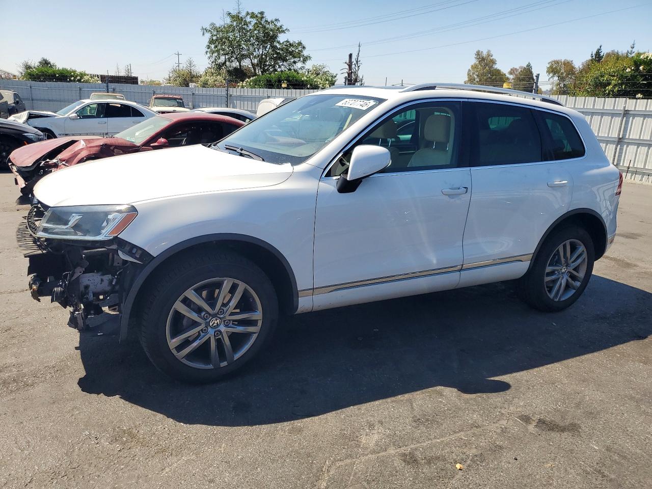 WVGEF9BP8FD006290 · 2015 VOLKSWAGEN TOUAREG