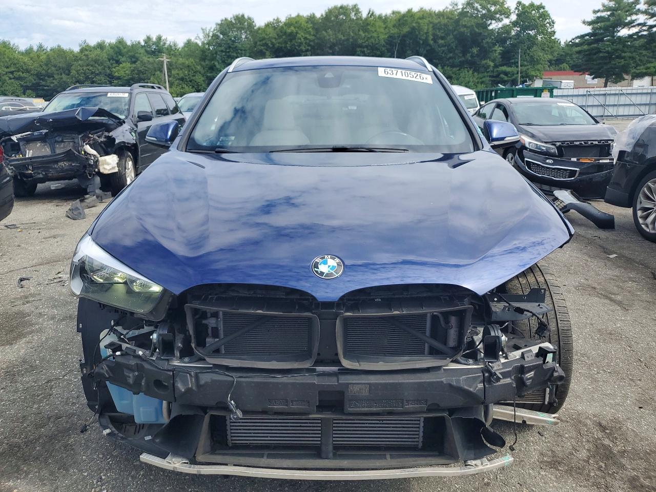 WBXHT3C59K5L37987 · 2019 BMW X1 · 5/13