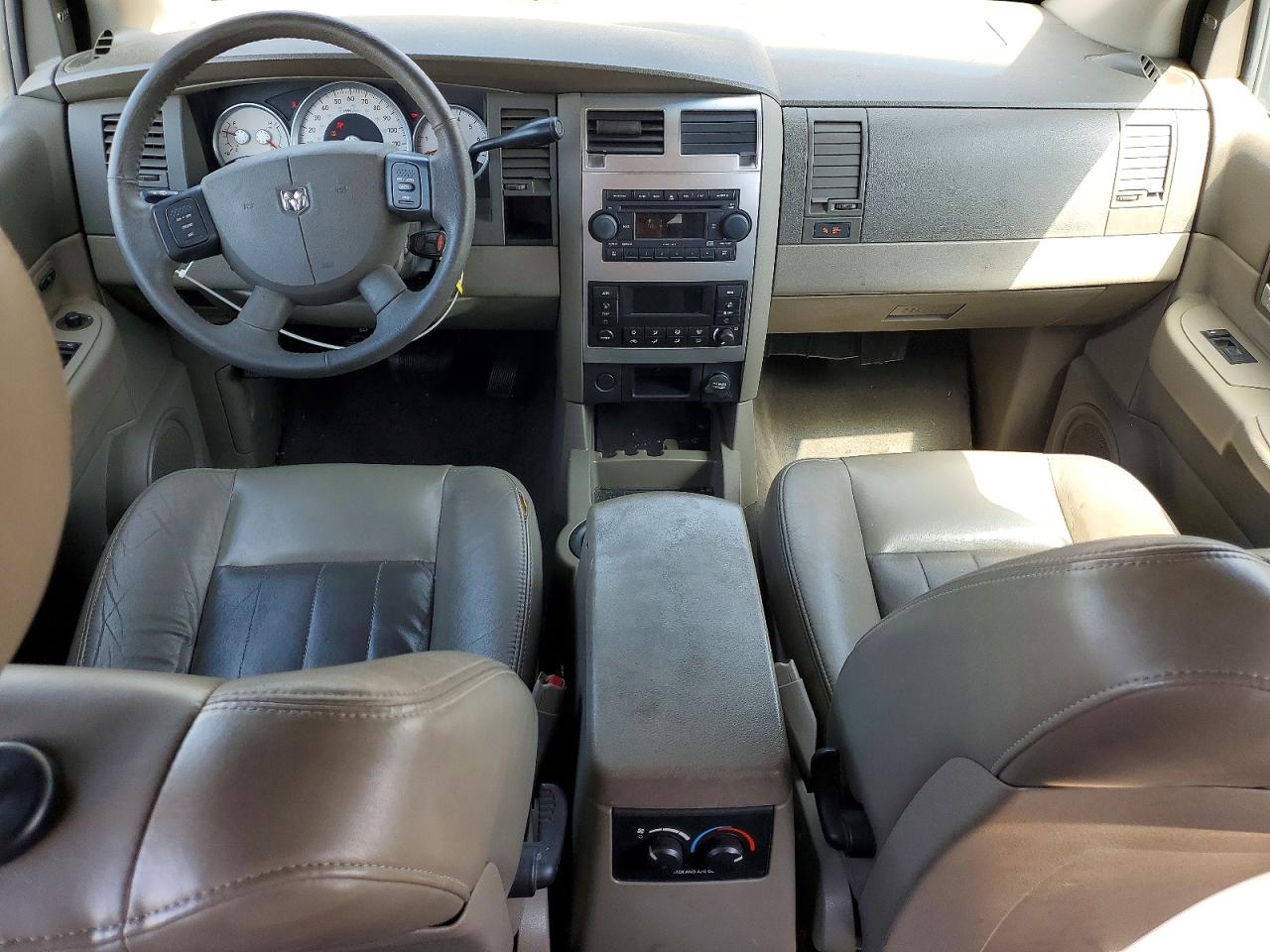 1D4HD58D24F134963 · 2004 DODGE DURANGO · 8/13