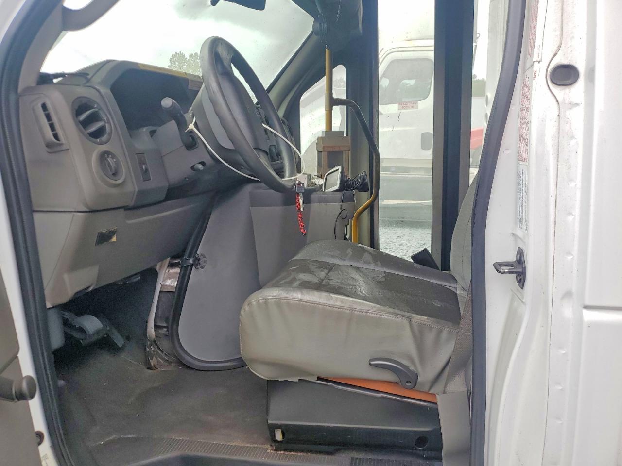 1FDFE4FS4BDA27107 · 2011 FORD E450 · 7/12