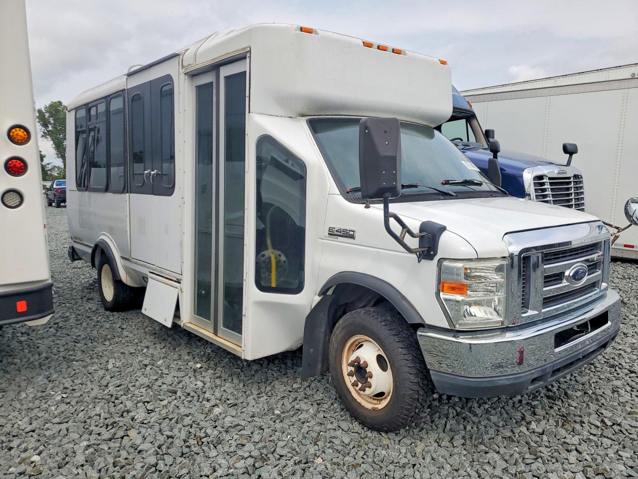 1FDFE4FS4BDA27107 · 2011 FORD E450 · 4/12