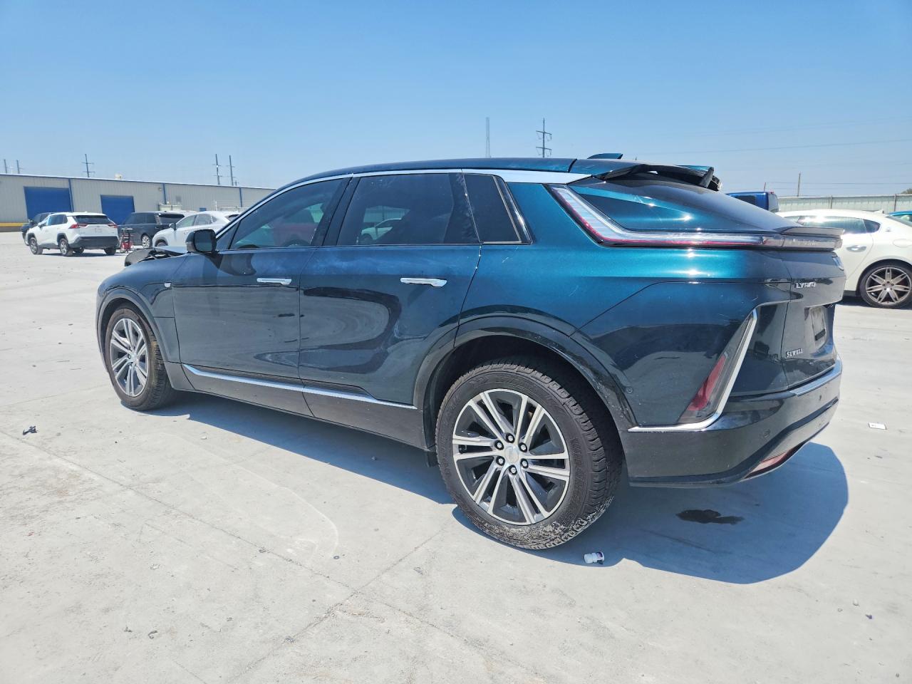 1GYKPRRK5RZ141808 · 2024 CADILLAC LYRIQ · 2/14