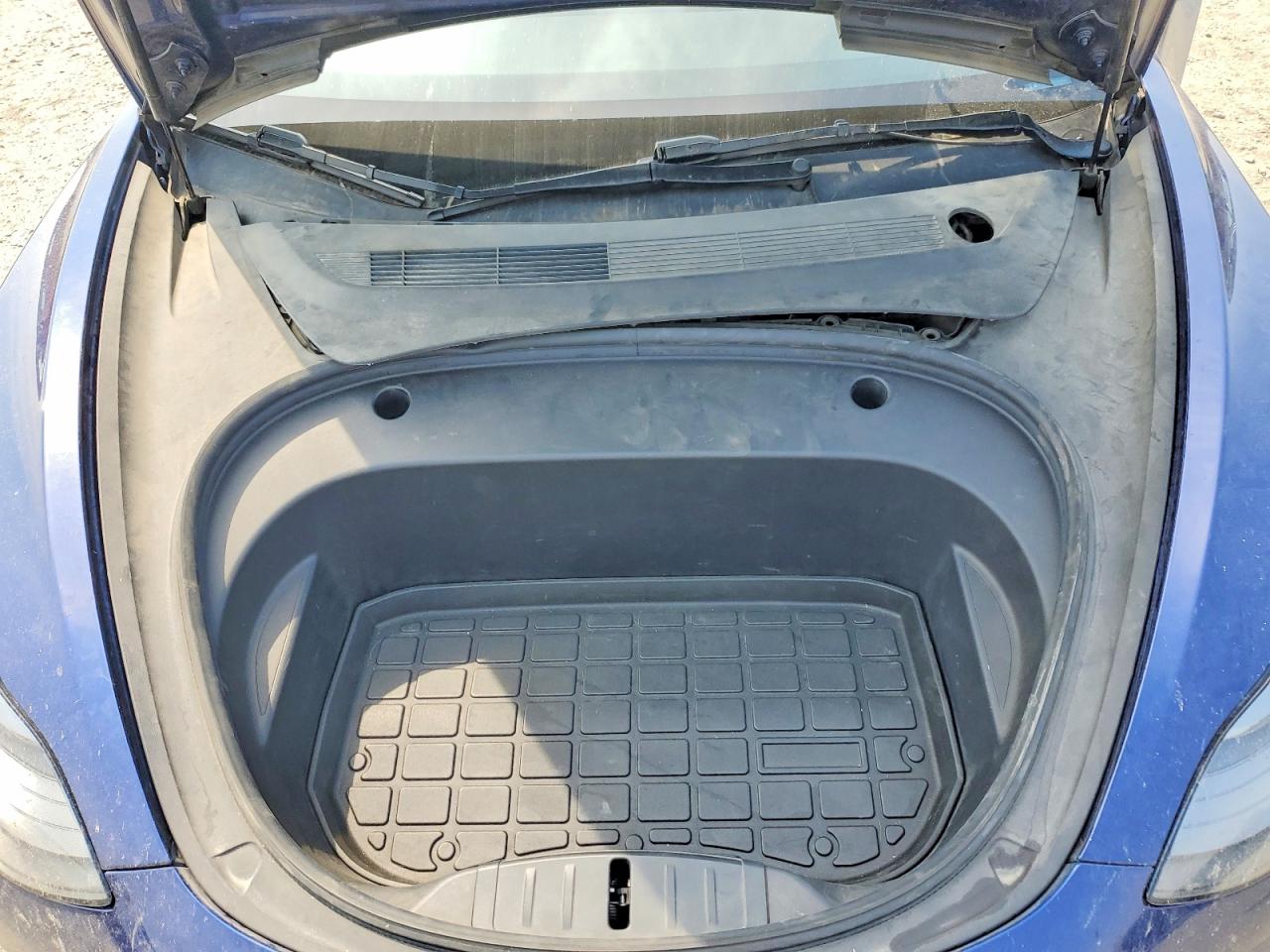 5YJ3E1EA8PF555666 · 2023 TESLA MODEL 3 · 11/12
