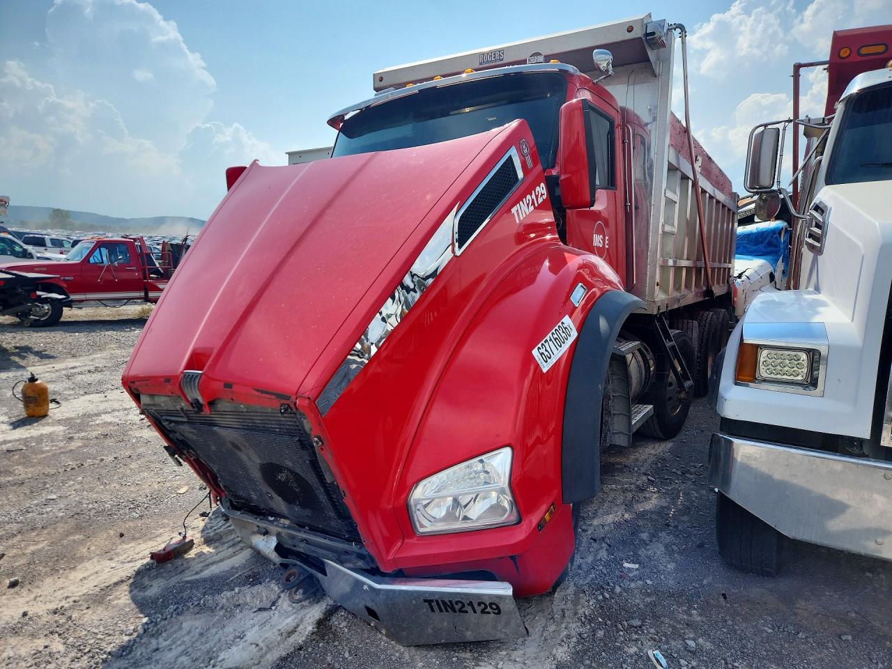 1NKZL40XXMJ439983 · 2021 KENWORTH T880
