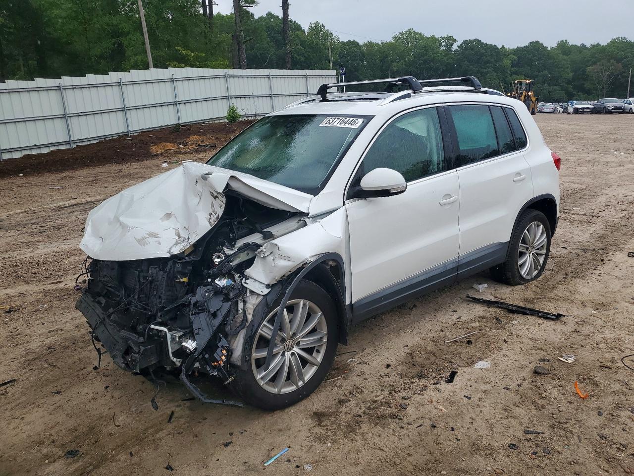 WVGAV7AX0GW602250 · 2016 VOLKSWAGEN TIGUAN