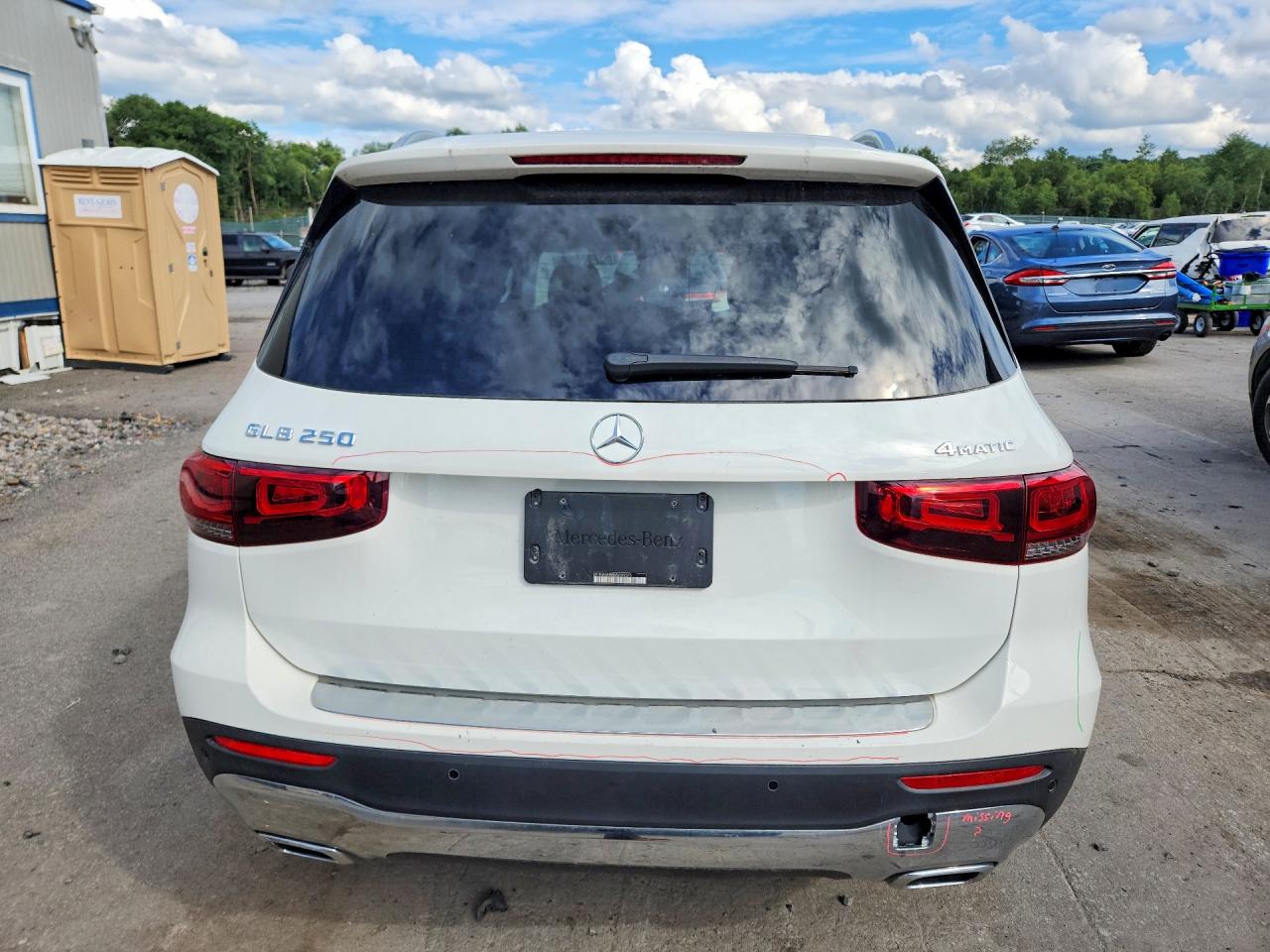 W1N4M4HB8MW092375 · 2021 MERCEDES-BENZ GLB · 6/14