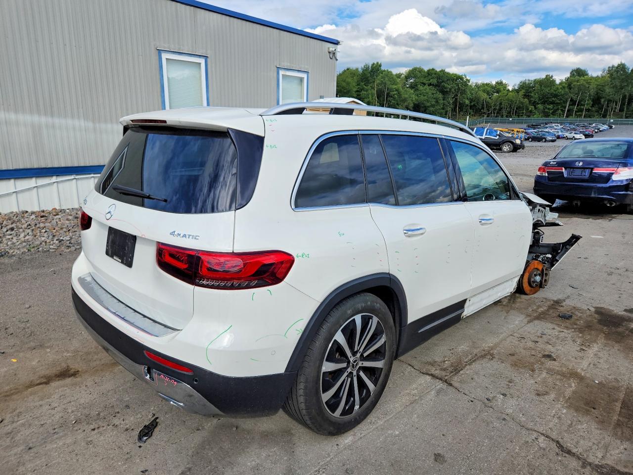 W1N4M4HB8MW092375 · 2021 MERCEDES-BENZ GLB · 3/14