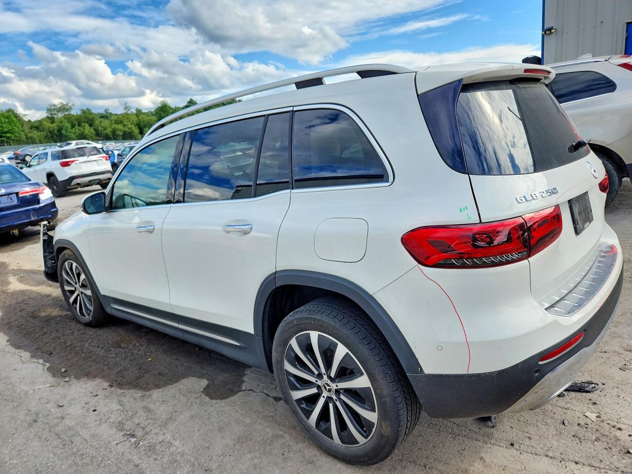 W1N4M4HB8MW092375 · 2021 MERCEDES-BENZ GLB · 2/14