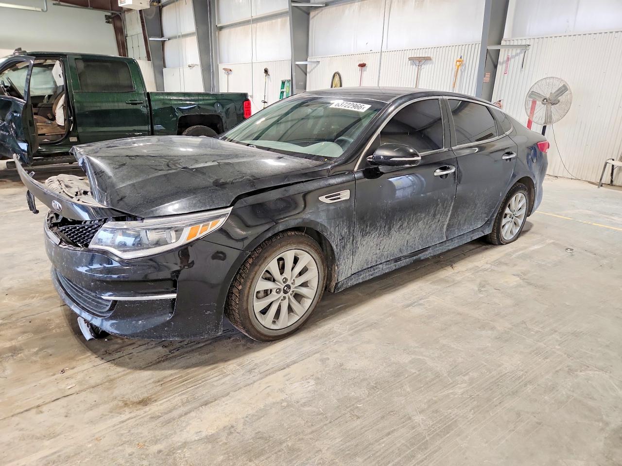 5XXGT4L33JG263215 · 2018 KIA OPTIMA
