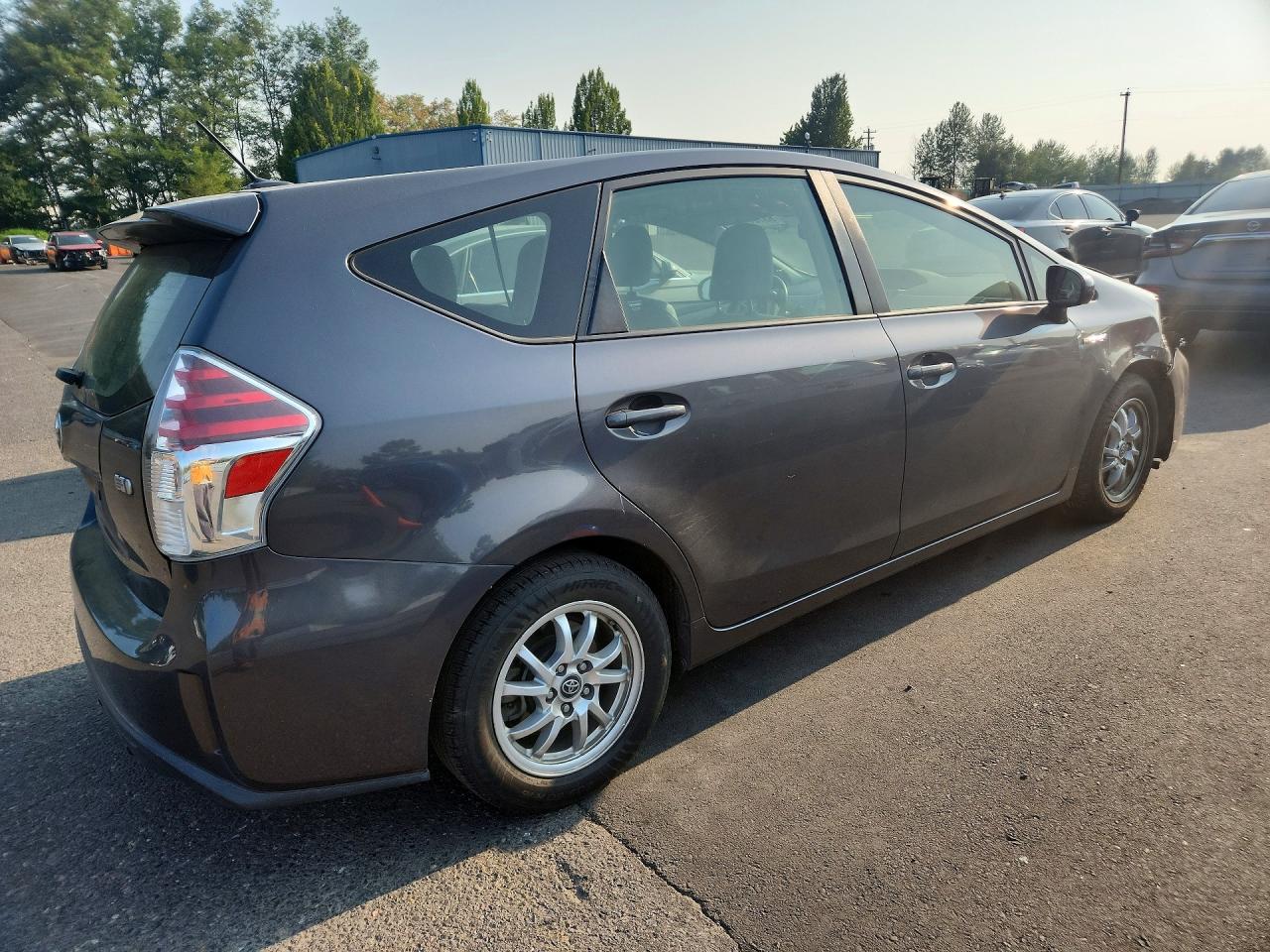 JTDZN3EU8GJ042460 · 2016 TOYOTA PRIUS V · 3/12