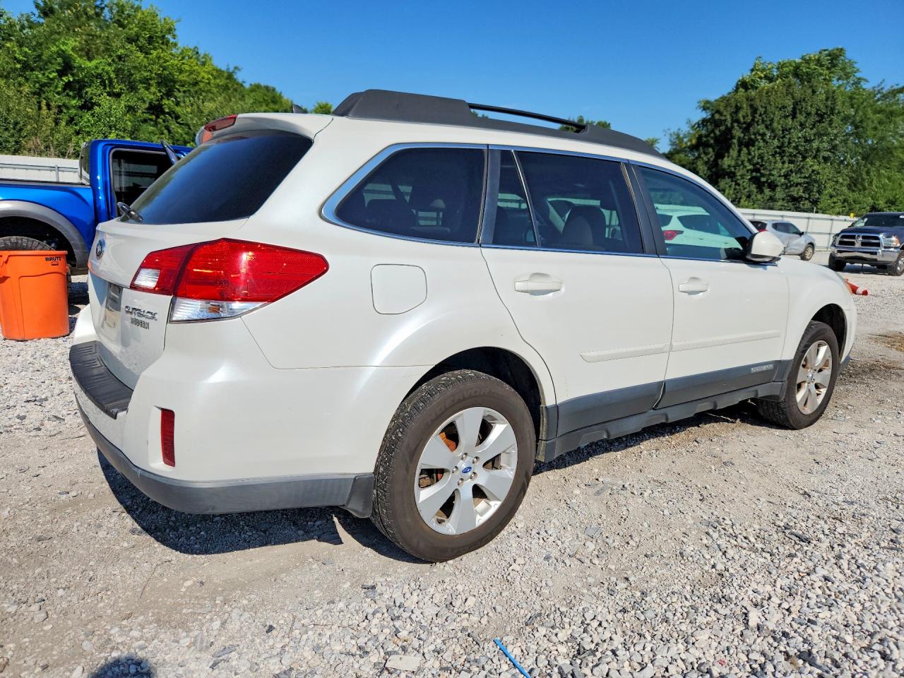 4S4BRCKC6C3257525 · 2012 SUBARU OUTBACK · 3/14