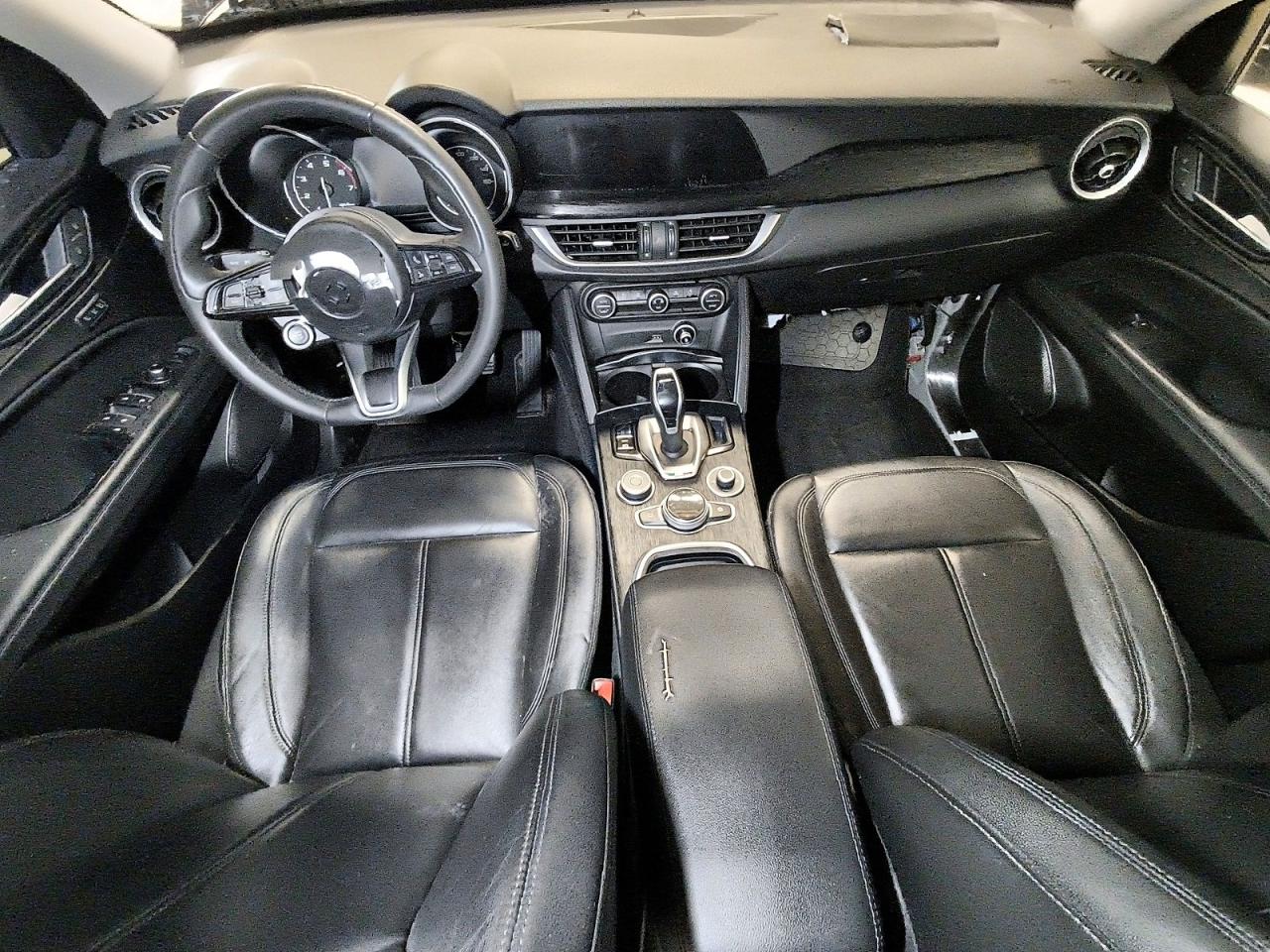 ZASPAJAN4L7C95070 · 2020 ALFA ROMEO STELVIO · 8/13