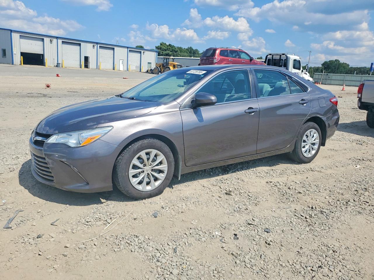 4T1BF1FK8HU670207 · 2017 TOYOTA CAMRY
