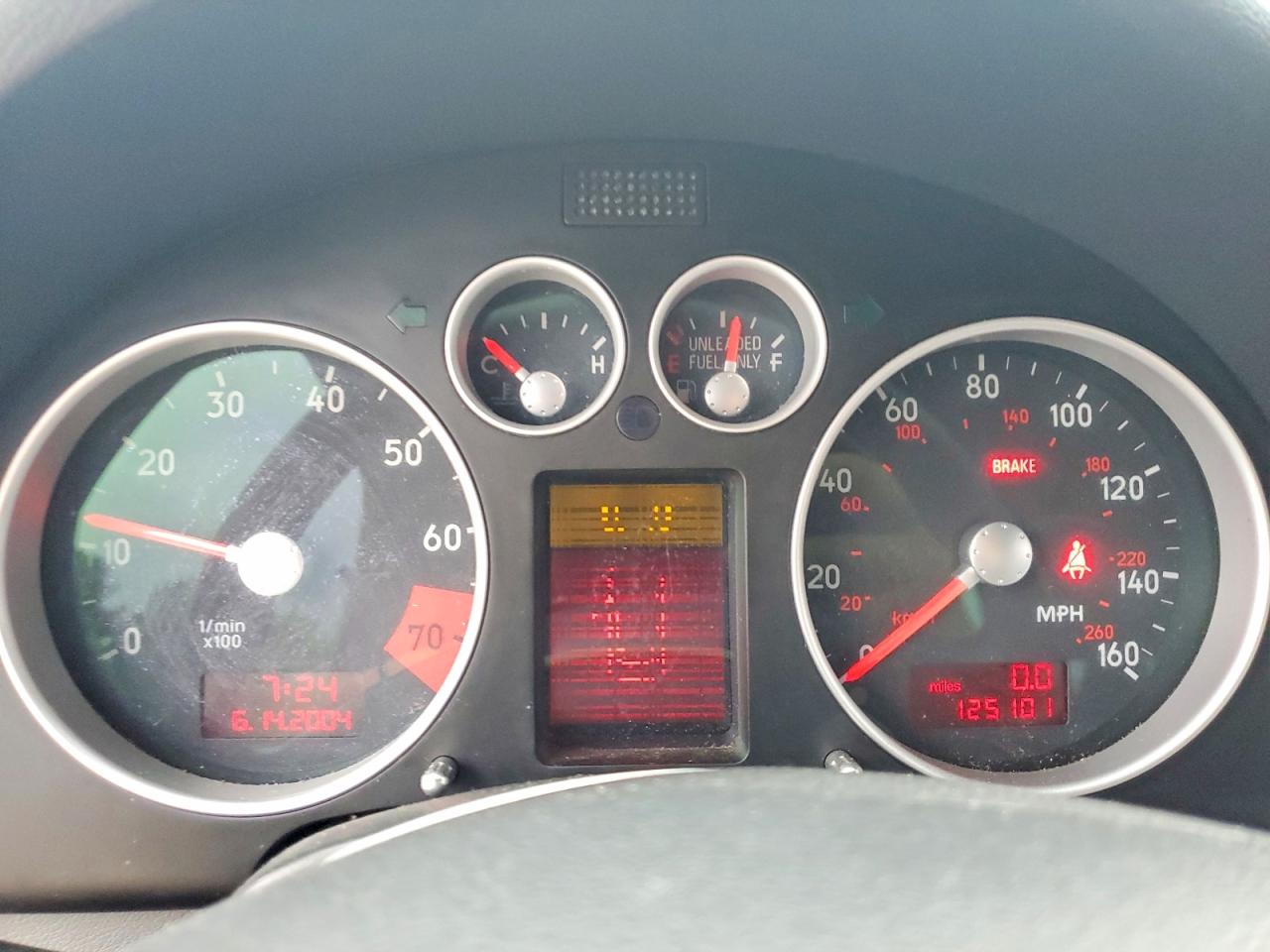 TRUUT28N821034081 · 2002 AUDI TT · 9/12