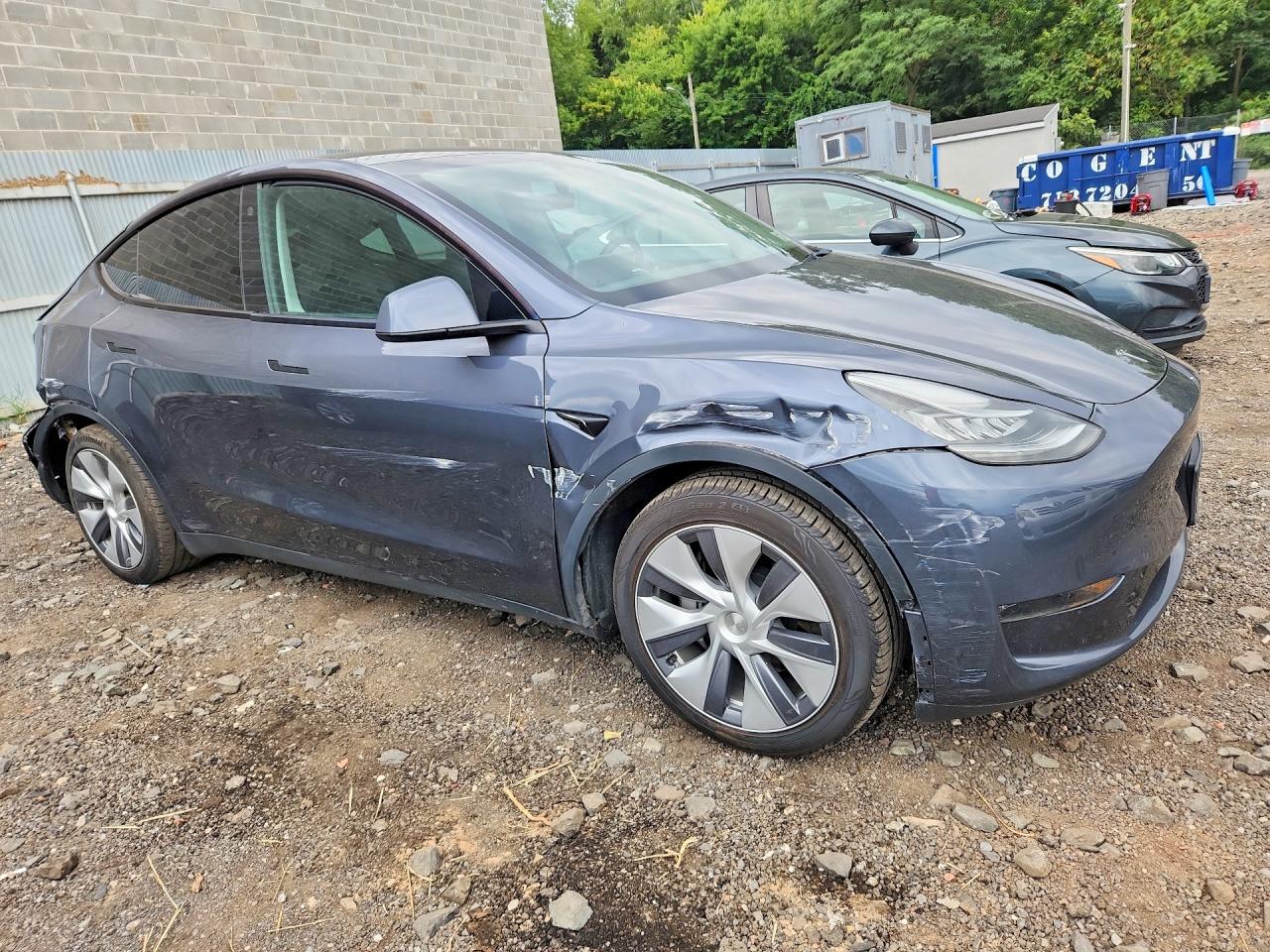 7SAYGDEE8PA036377 · 2023 TESLA MODEL Y · 4/13