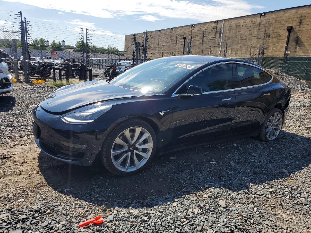 5YJ3E1EB4JF178415 · 2018 TESLA MODEL 3