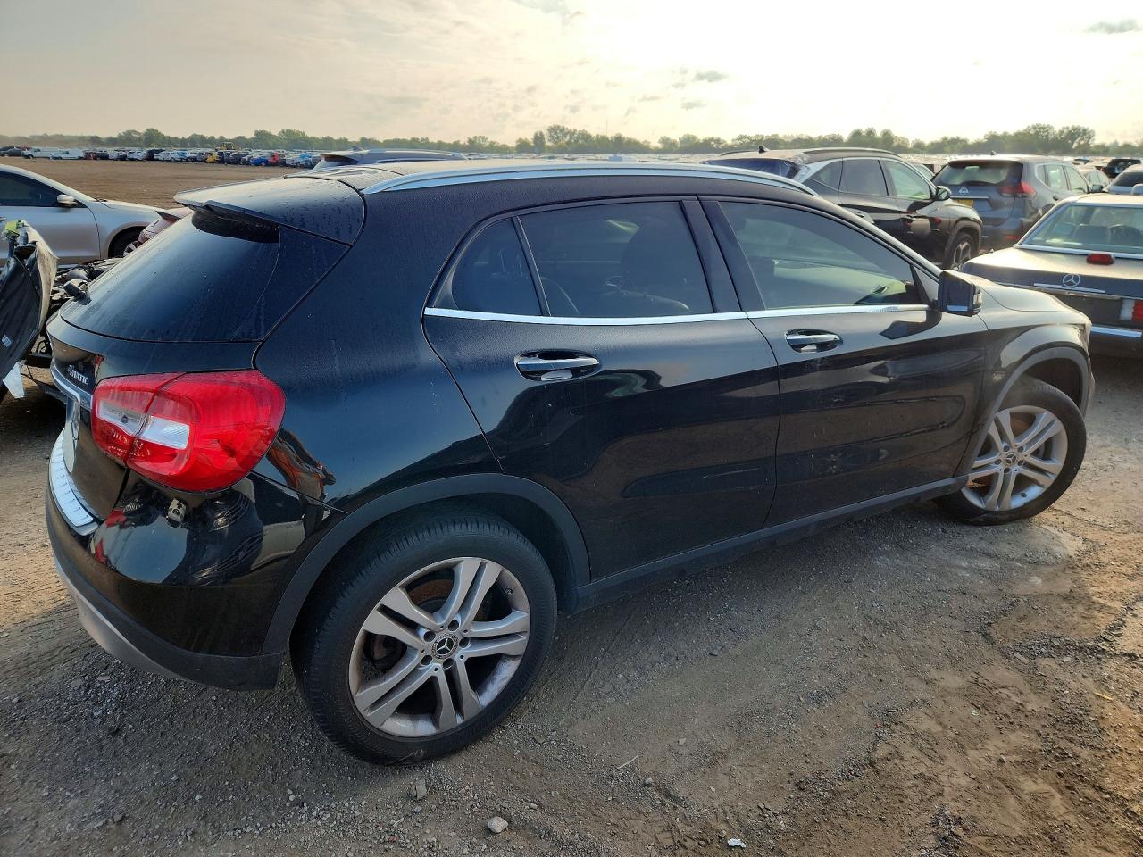 WDCTG4GB7KJ600206 · 2019 MERCEDES-BENZ GLA · 3/12