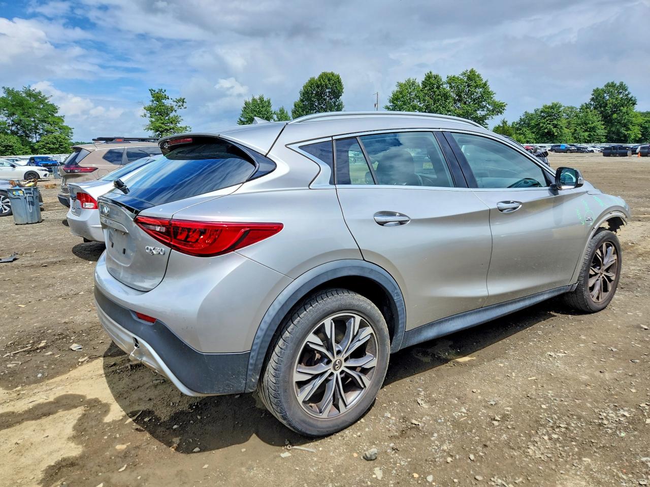 SJKCH5CR1HA033119 · 2017 INFINITI QX30 · 3/13