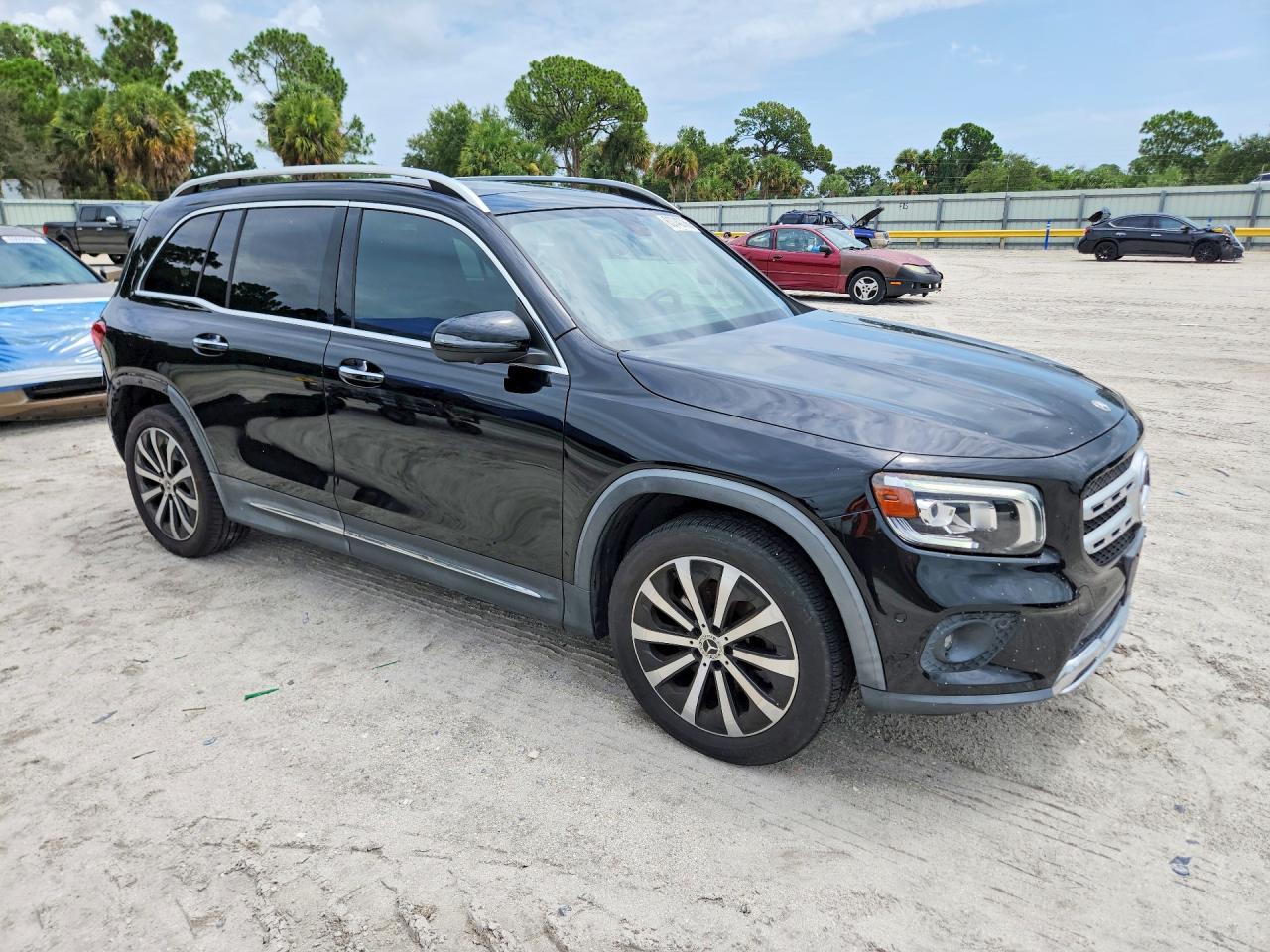 W1N4M4GB8MW108110 · 2021 MERCEDES-BENZ GLB · 4/14