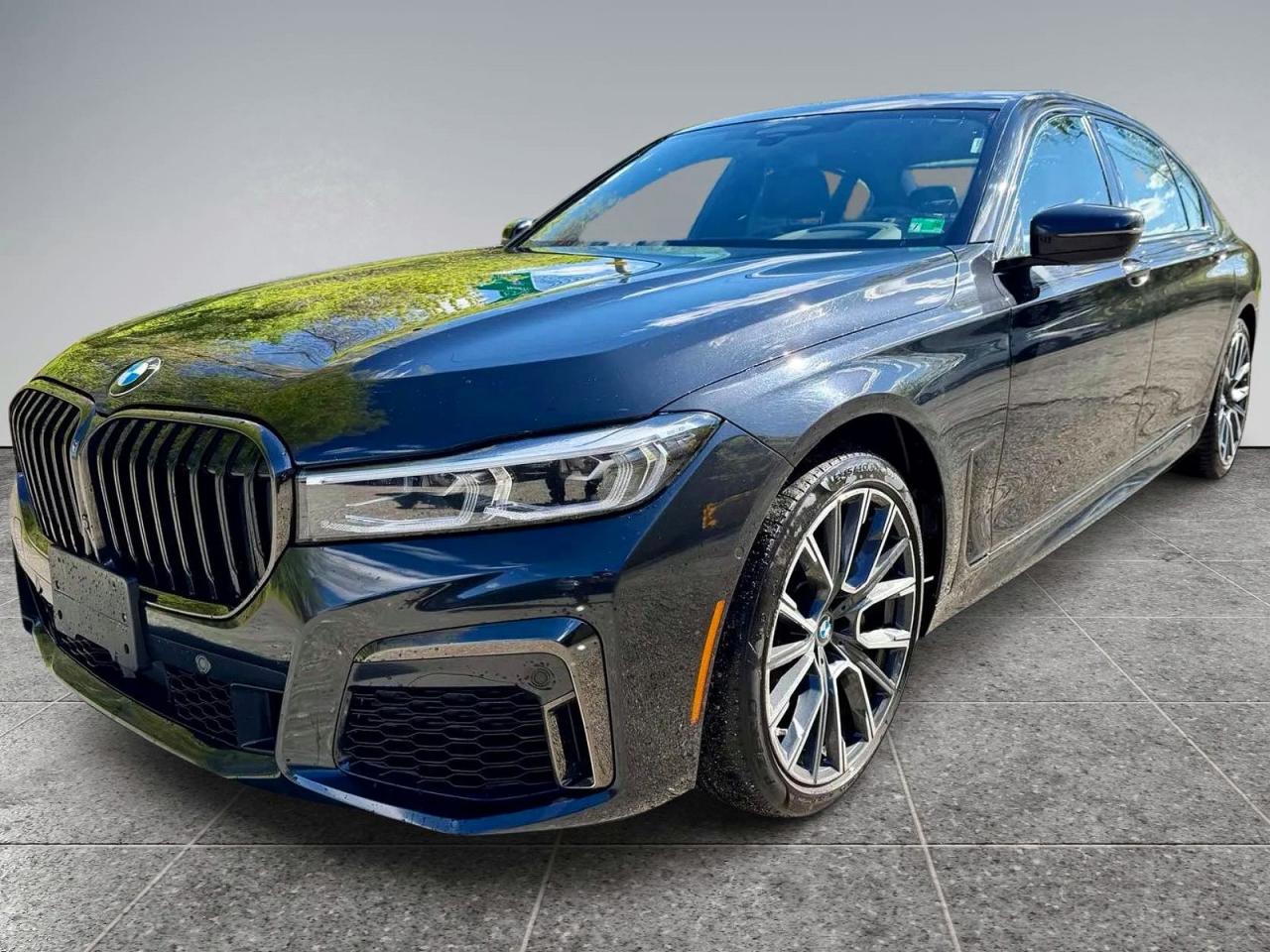WBA7T4C03NCK23662 · 2022 BMW 740